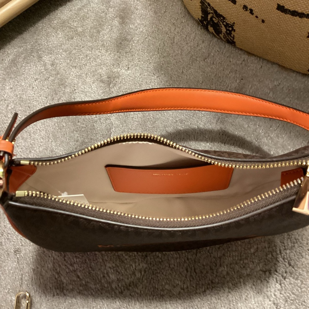 Authentic Michael Kors Bag - Picture 5 of 7